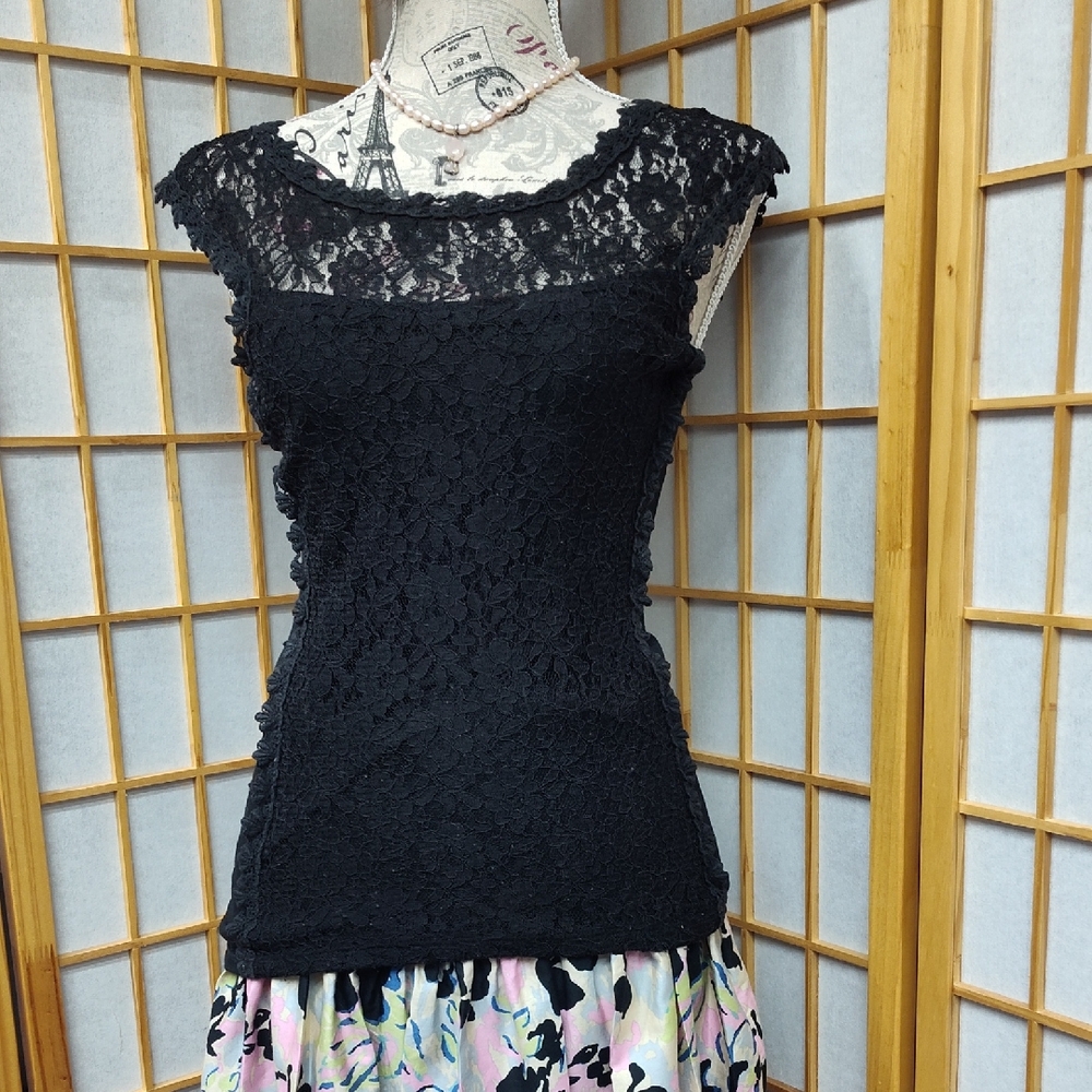 Black Lace Top XS